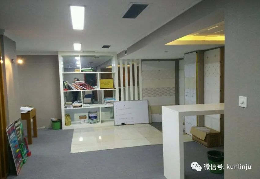 隆重推出
:南京风水师店生意低迷萧条太阴