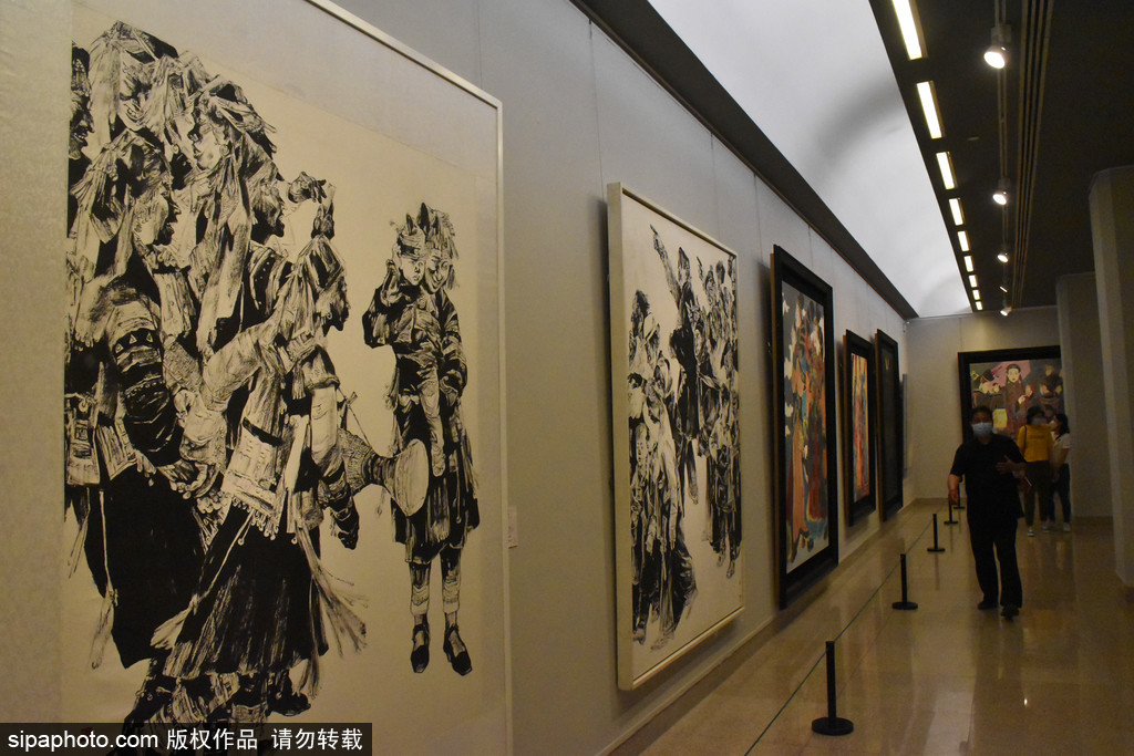 详细阐述
:“中华民族一家人”中国画展彰显民族文化现代进程