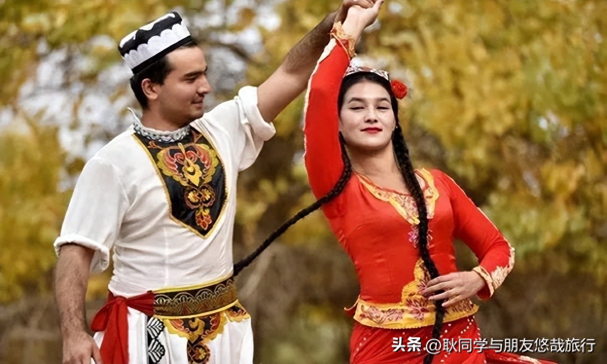 新疆多彩民俗中的爱情告白：少数民族浪漫传情之道