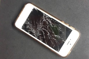 令人震惊:梦见手机摔碎什么预兆